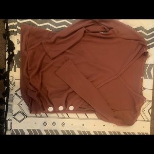 Women’s burnt red long sleeve top